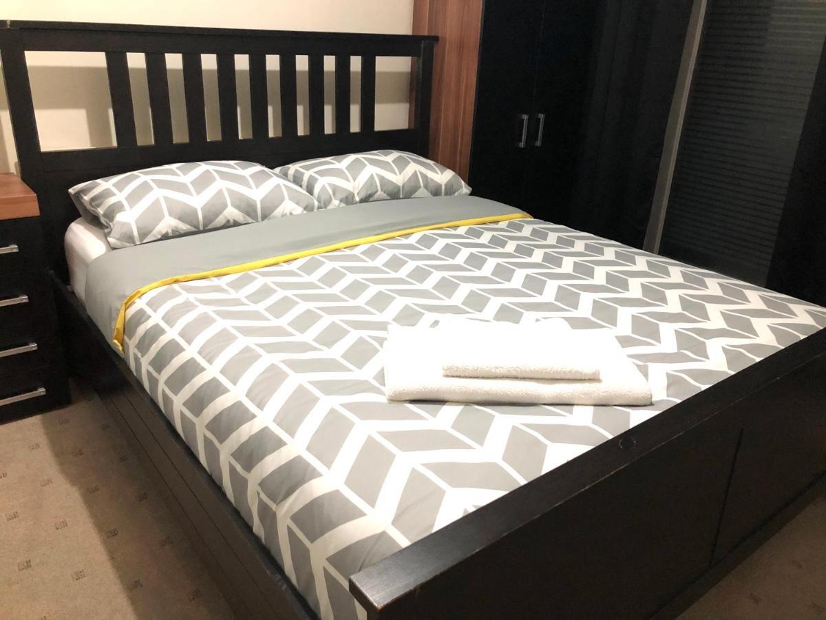 The Guest House Luton  Bagian luar foto